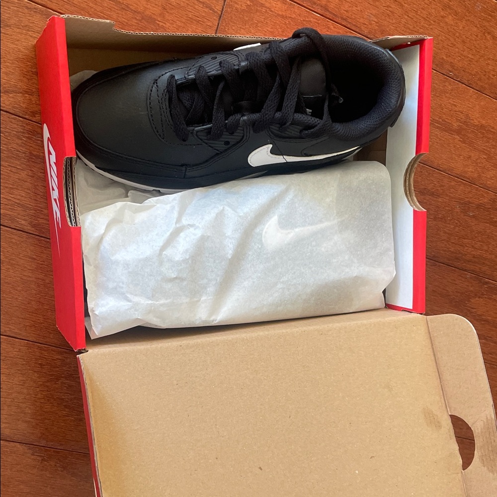 Nike Air Max Classic Black and White Shoes New in box size 3
